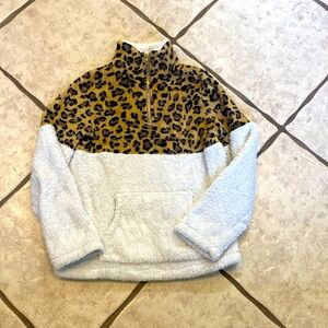 Fleece Half zip Pullover - Size Small